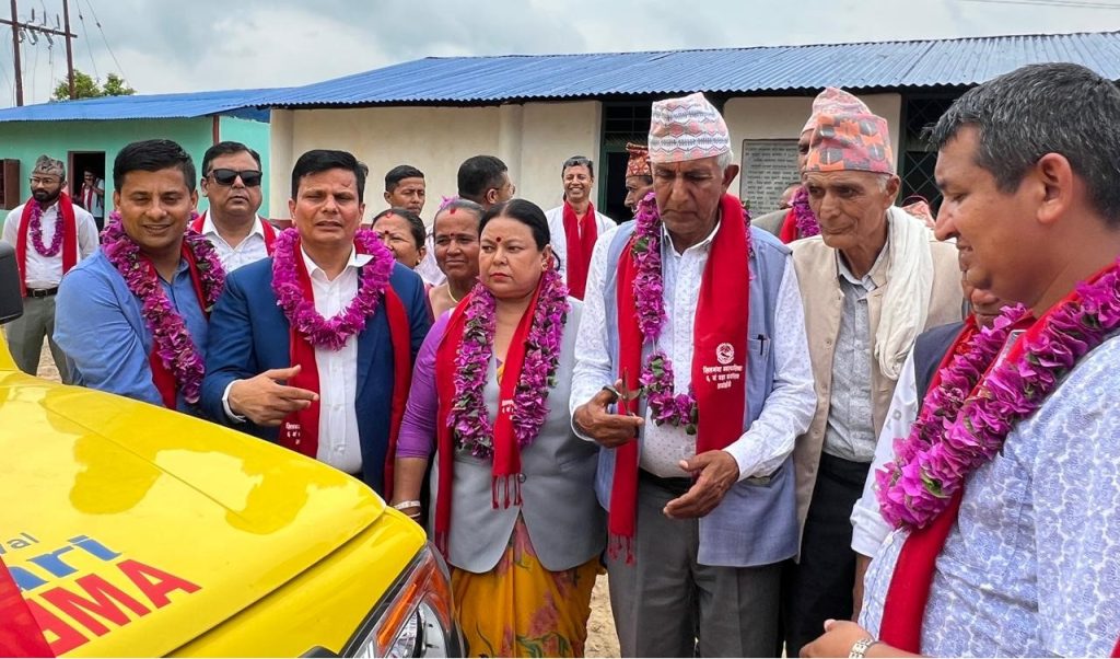 रोटरी क्लब बुटवल चौतारीद्वारा सितगंगामा मेगा स्वास्थ्य शिविर सम्पन्न, नगरपालिकालाई एम्बुलेन्स हस्तान्तरण